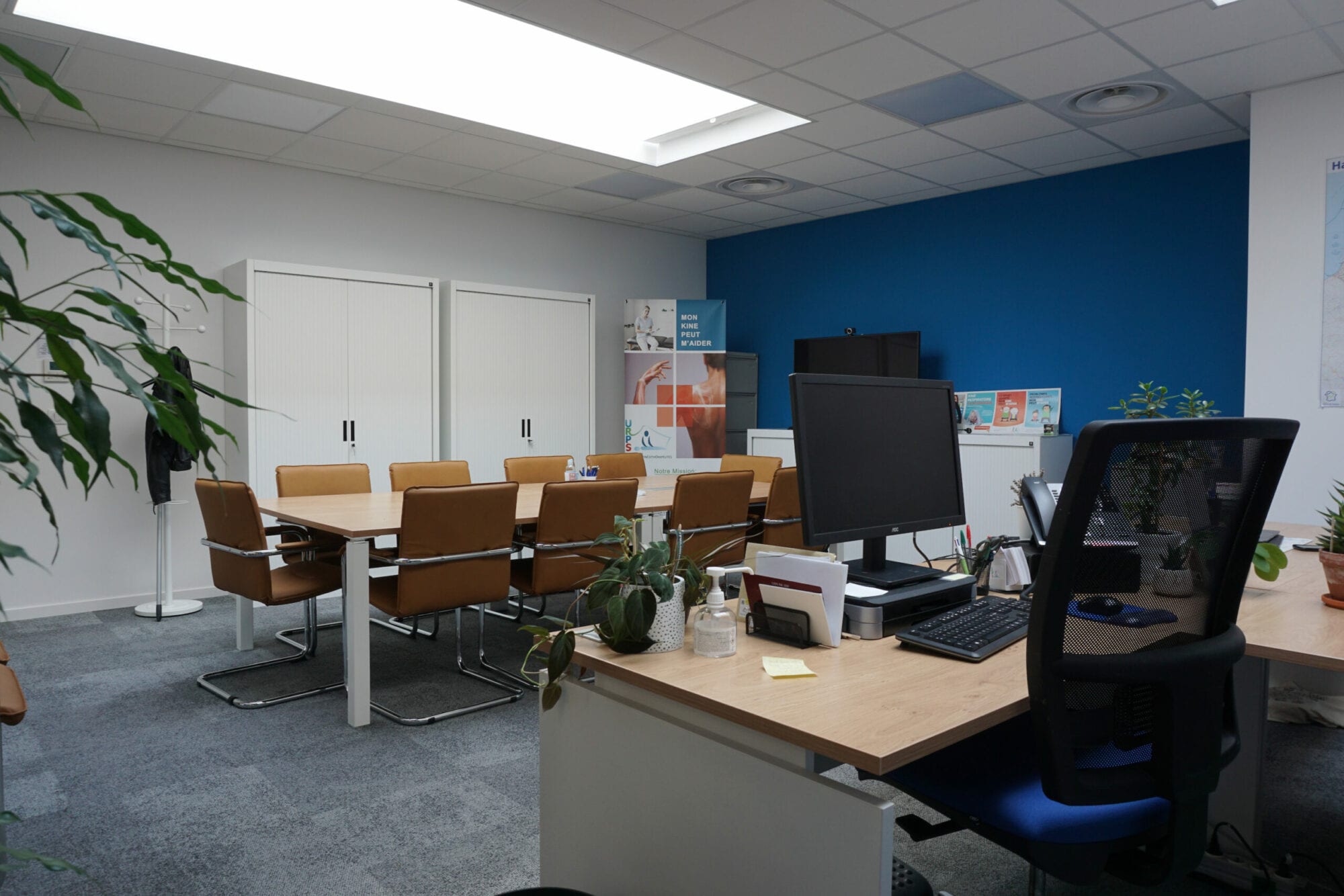 Bureau d’Evelyne Plouvier et salle de réunion